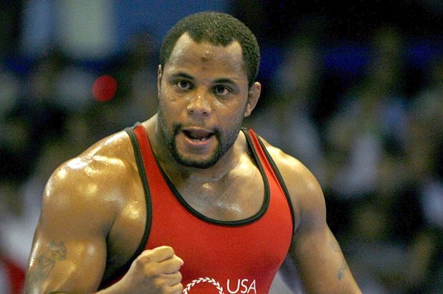 When Wrestlers Break Into MMA: Betting Odds and Shifting Markets