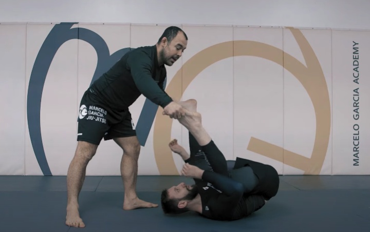 Strategies For Handling The Inverted Guard In Brazilian Jiu-Jitsu